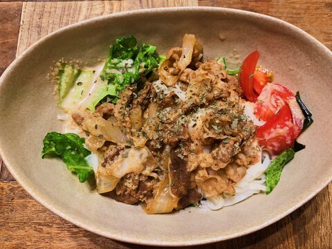 吉野家の牛丼の具を使って♡絶品サラダ肉そうめん